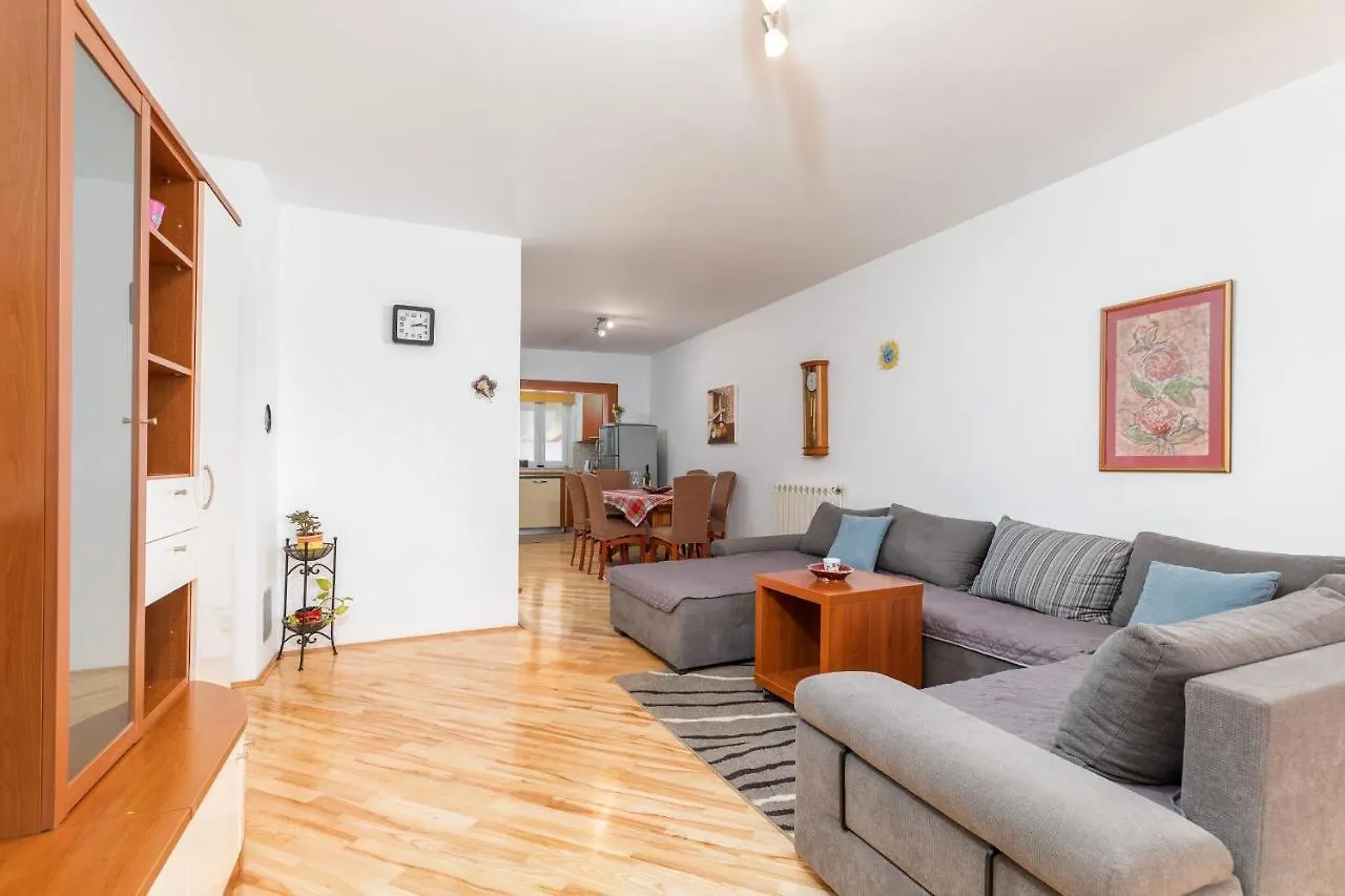 Apartments Lora Pula