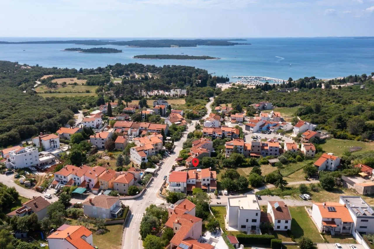 Apartments Lora Pula