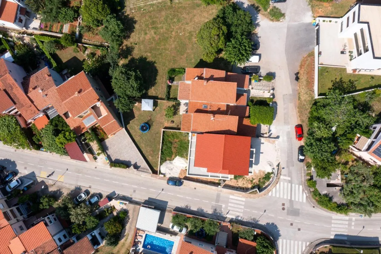 Apartments Lora Pula
